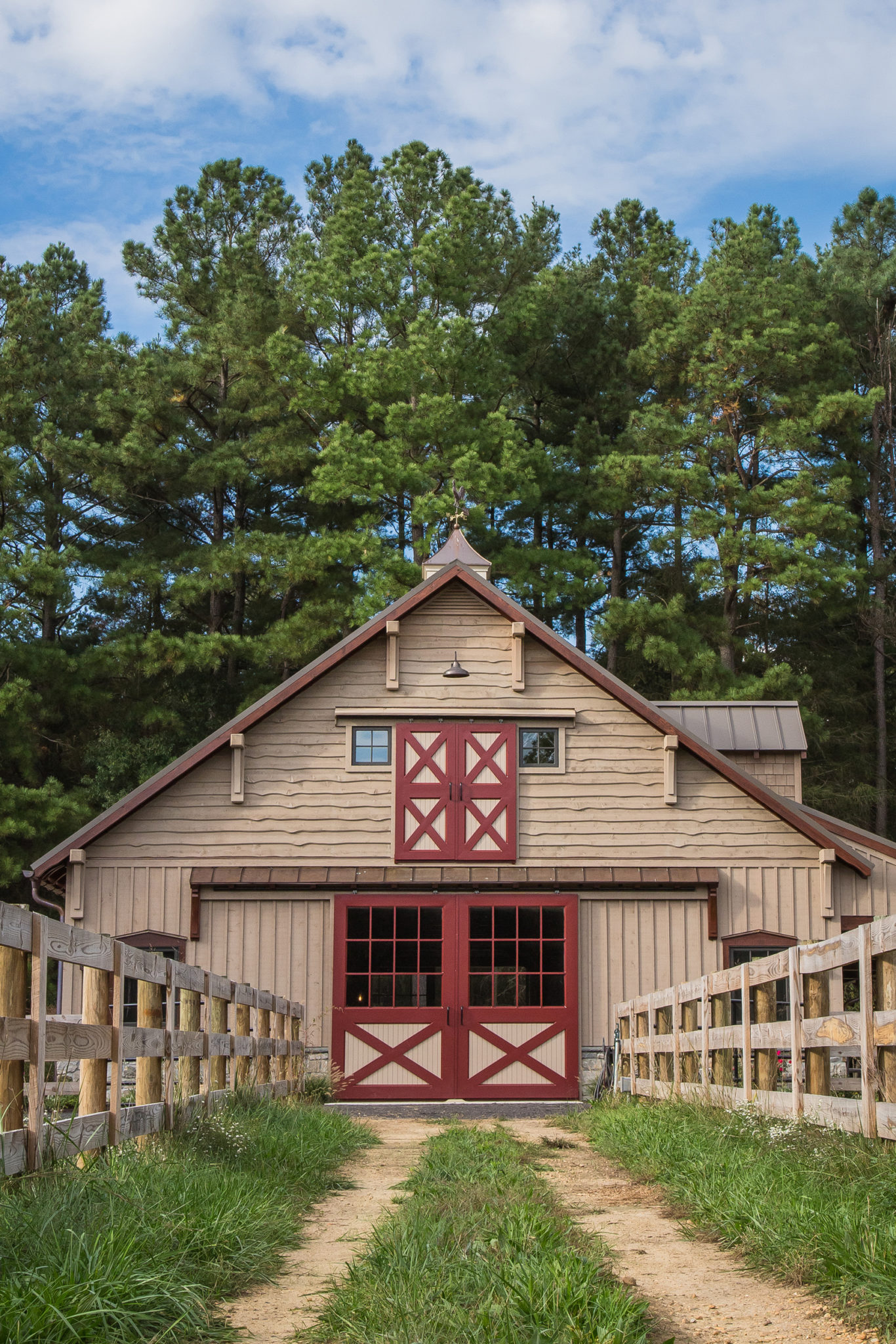 Gable end loft and split sliding doors horse barn